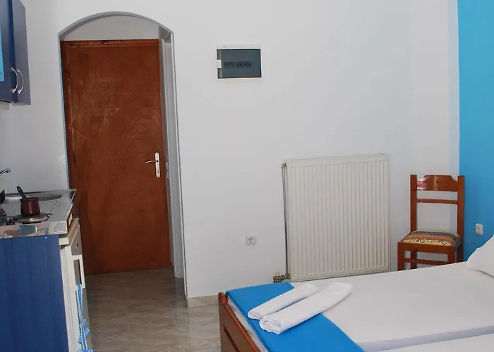 To Steno Kamares (Sifnos)