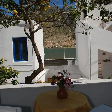 Bed and Breakfast το στενό