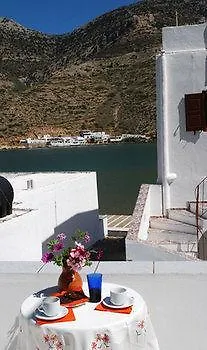 το στενό Καμάρες