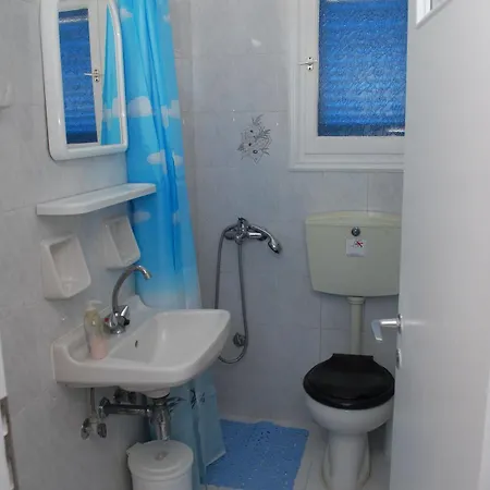 Bed and Breakfast το στενό