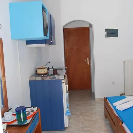 το στενό Bed and Breakfast Καμάρες