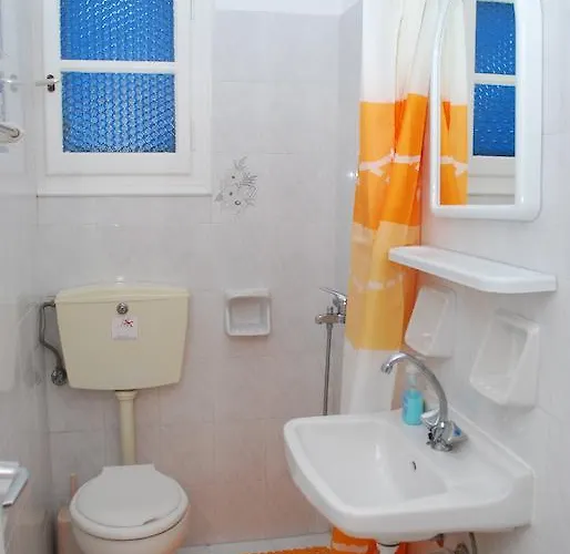 Bed and Breakfast το στενό